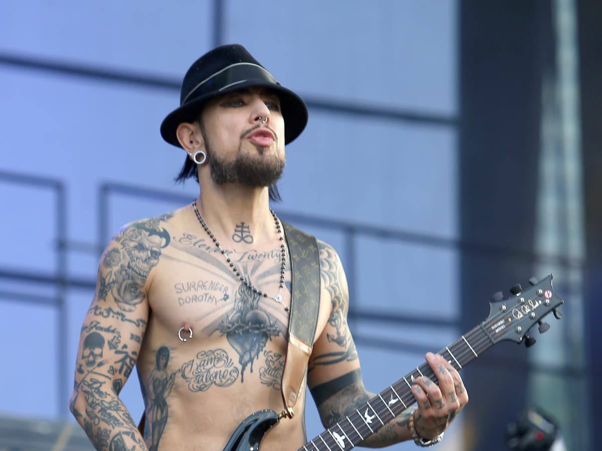 Dave Navarro posts heartfelt apology in wake of Janes Addiction fallout [Video]