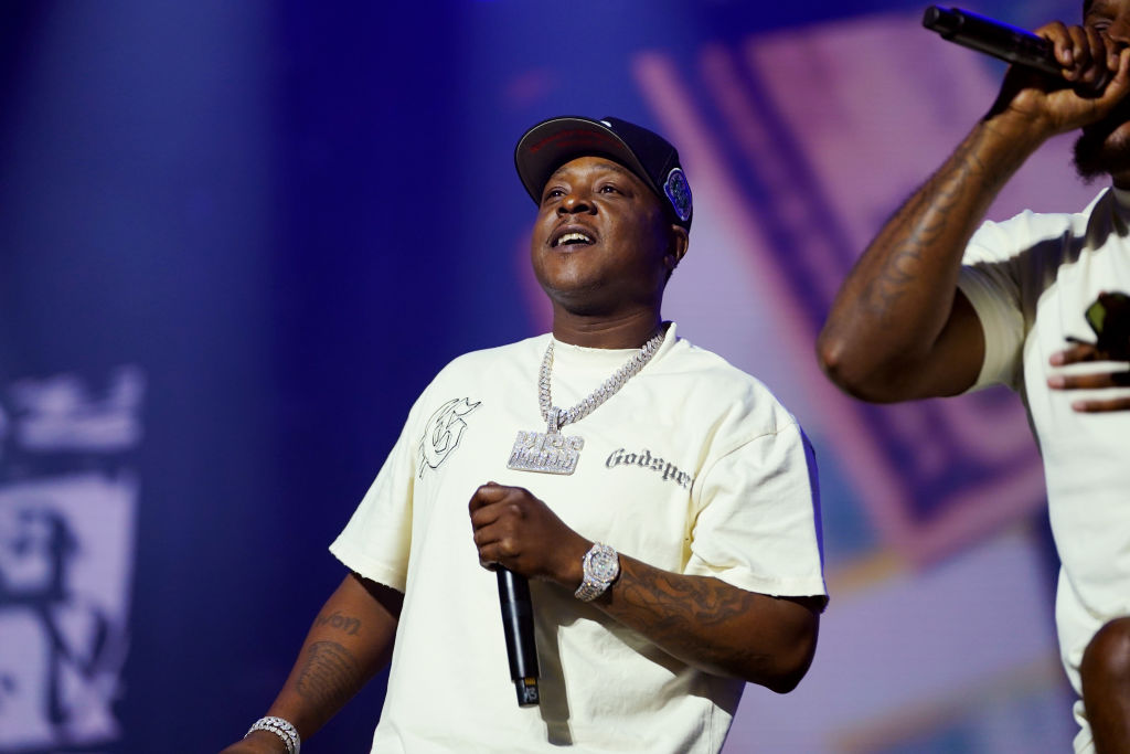 Jadakiss Embraces Kendrick Lamar After Half-Time Controversy [Video]