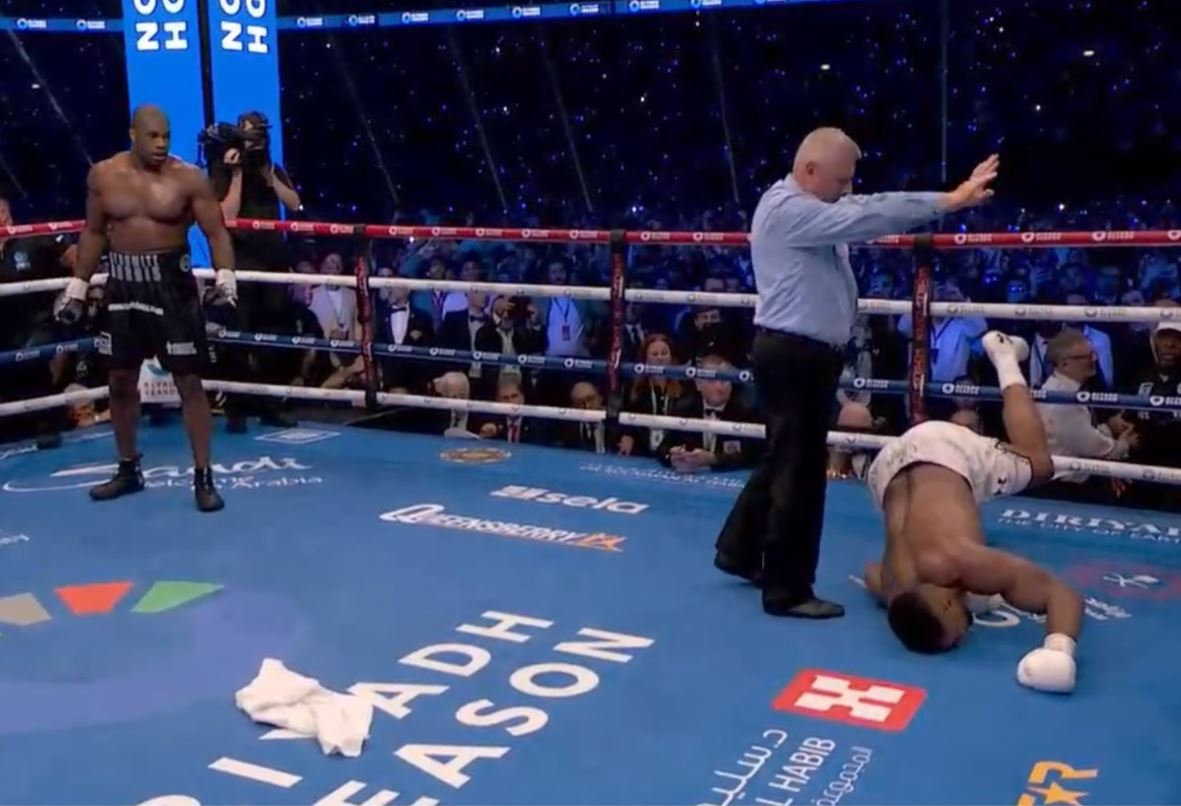 Pro Fighters react after Daniel Dubois brutally KO