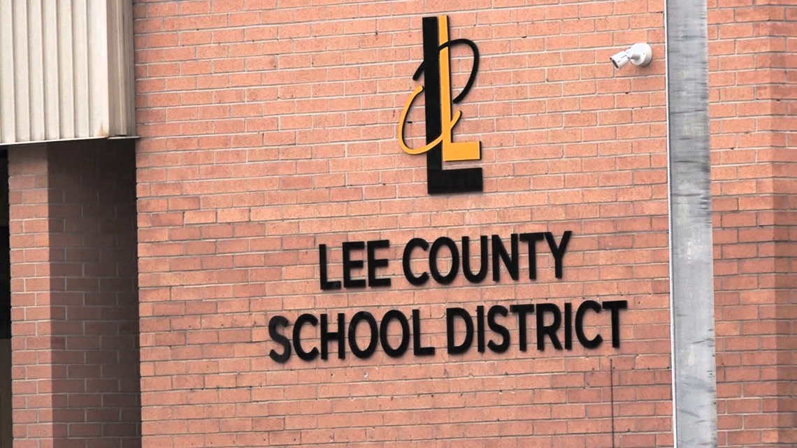 Lee County Schools partner with Coca-Cola for student careers [Video]