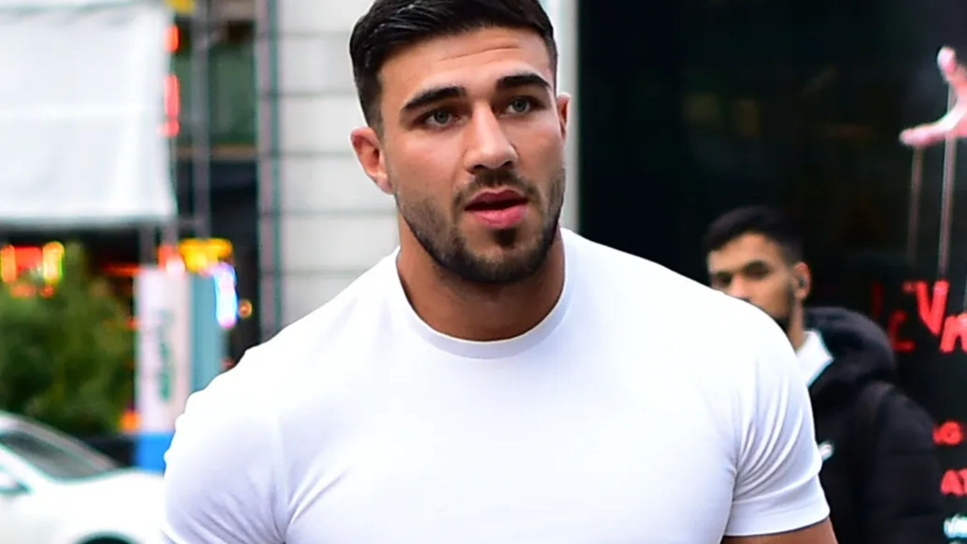 I’m not surprised Tommy Fury was booed at the boxing – he needs to stop copying everything Molly-Mae does, he’s jealous [Video]