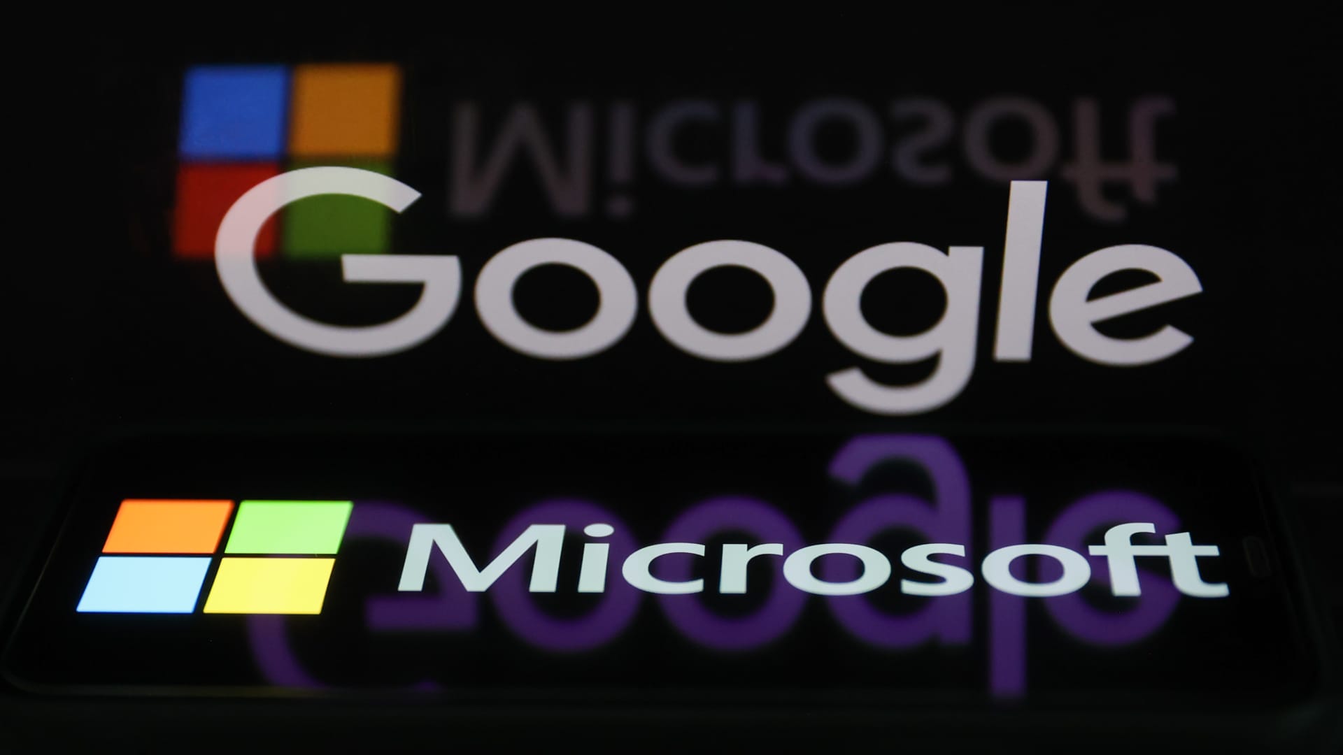 Google files EU antitrust complaint accusing Microsoft of stifling cloud competition [Video]