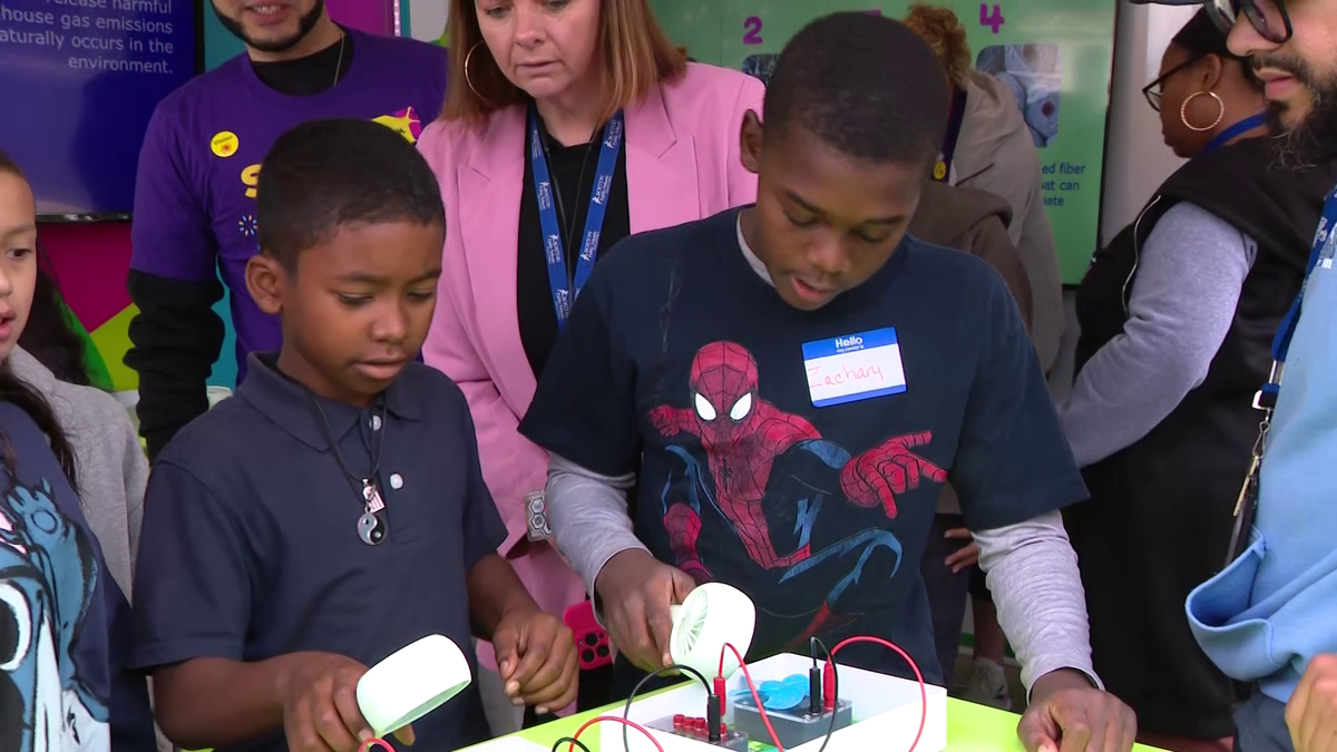 Mobile science lab inspires students at Conley Elementary in Roslindale [Video]