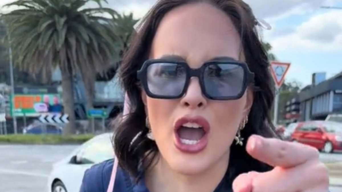 Nurse unleashes on ‘boomers’ who called her out on the street in Sydney during protest [Video]