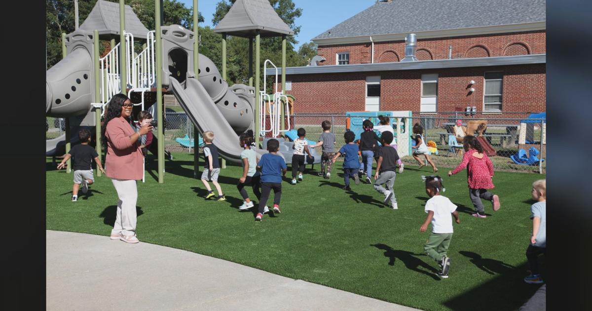 Bartlett Center kids used new playground equipment Thursday morning, purchased using CIP funds | Local [Video]