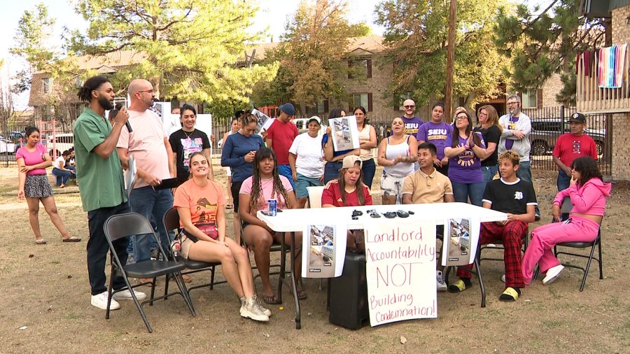 Aurora apartment complex residents call for citys help with poor living conditions [Video]