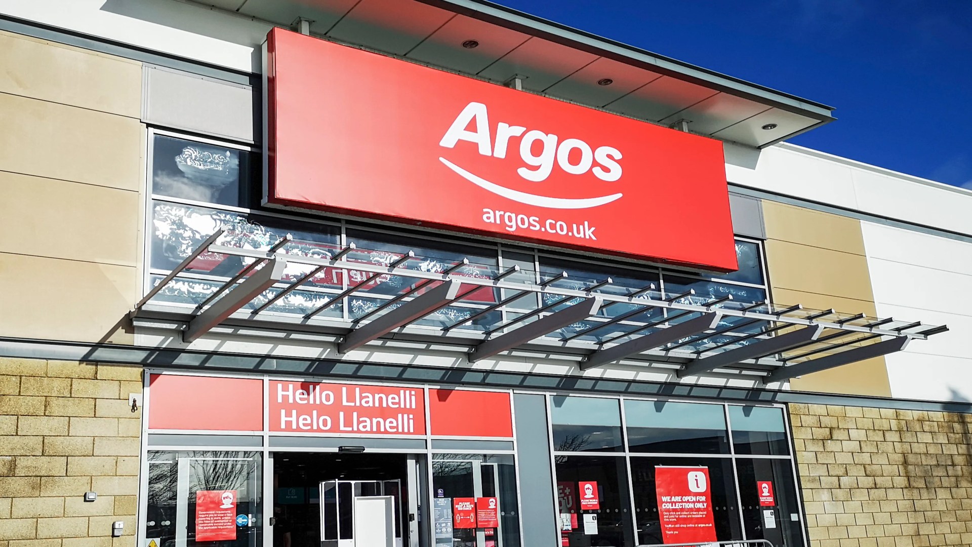 Argos cardholders left locked out of payments after major change to service leaving shoppers fuming [Video]