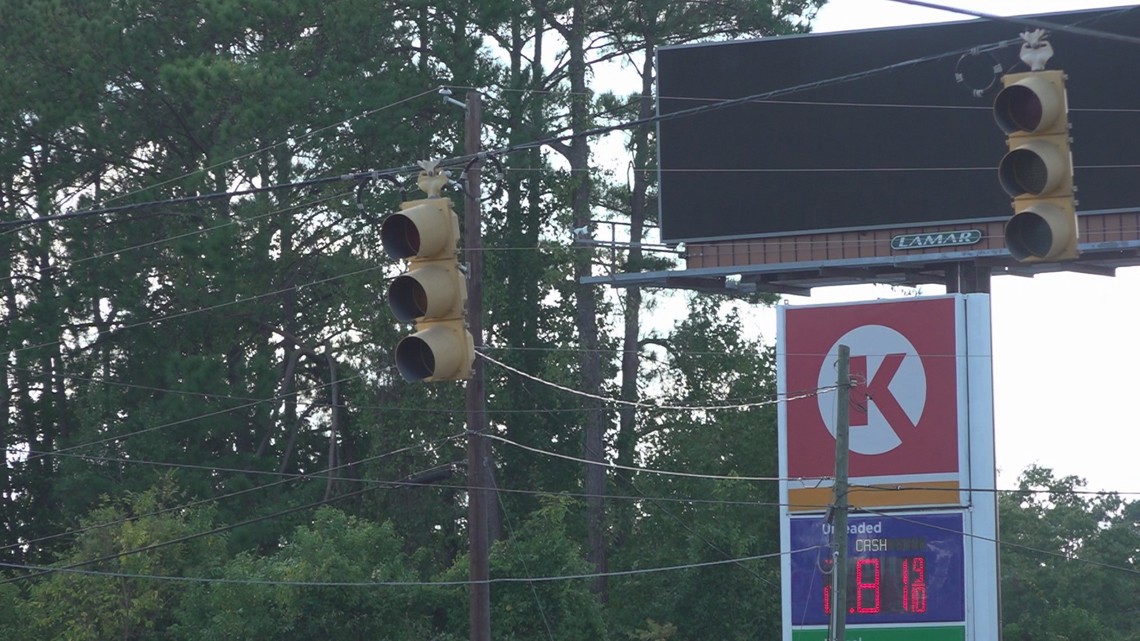 Crews working to clear South Carolina roads after Helene [Video]