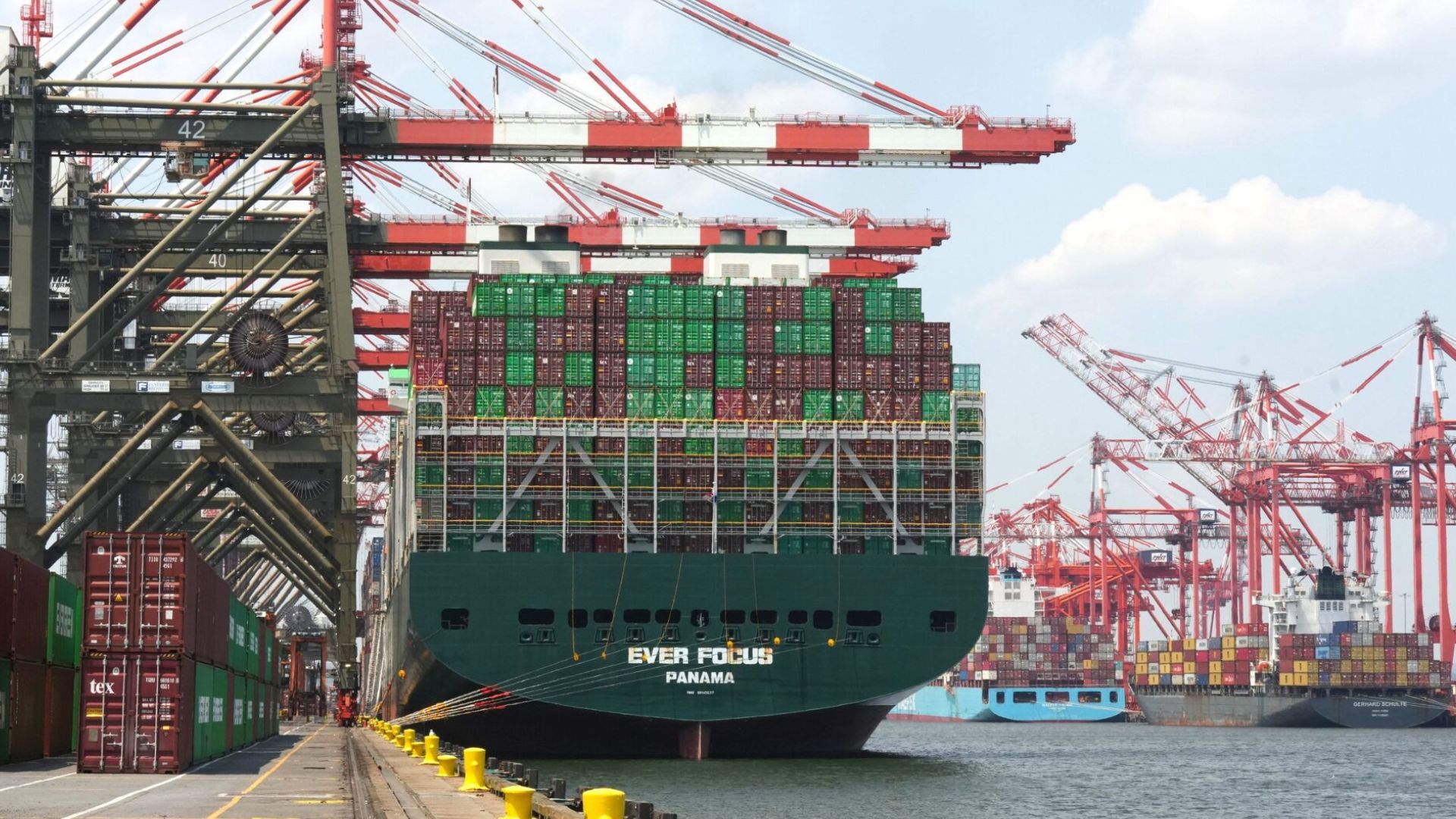 U.S. Economy on Edge: Massive Port Strike Could Spark Economic Crisis [Video]