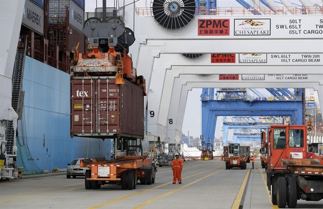 Heated Rhetoric Up as Port Strike Deadline Counts Down  HotAir [Video]