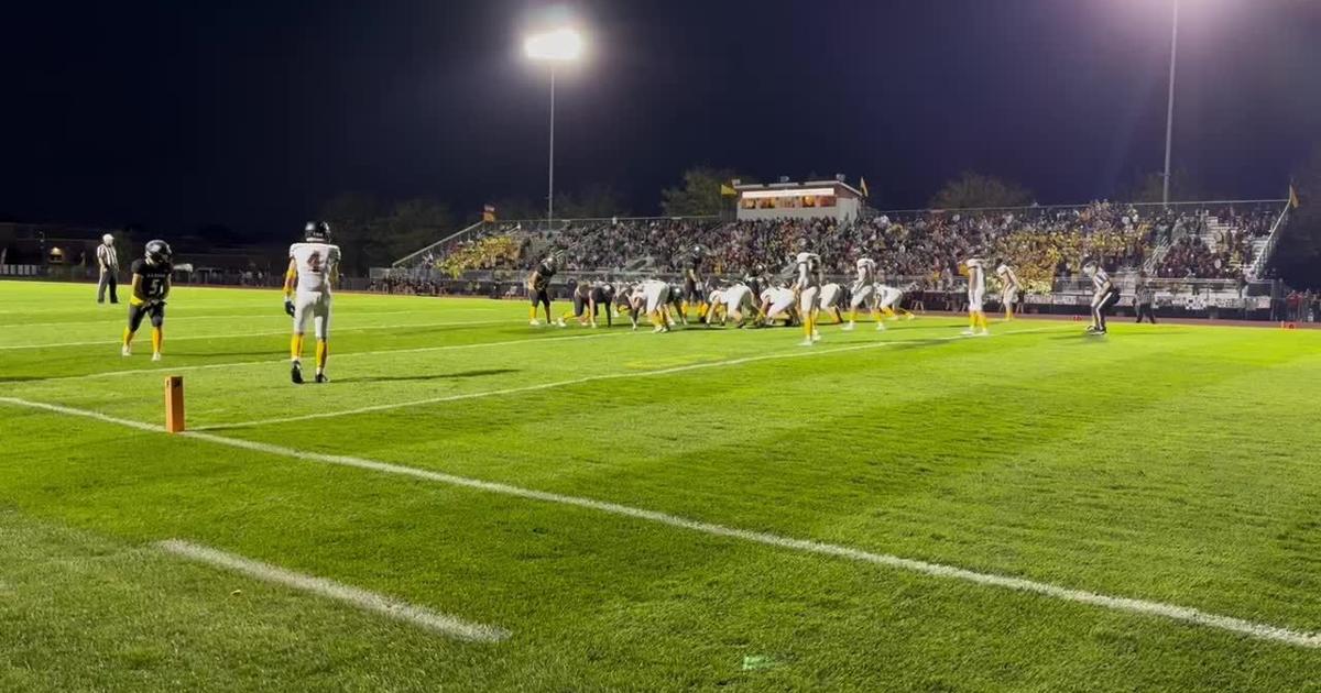 Matt O’Grady runs it in for a 6-yard touchdown against Burlington [Video]