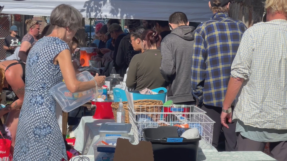 Volunteers hold outreach event for unhoused community in Portland [Video]