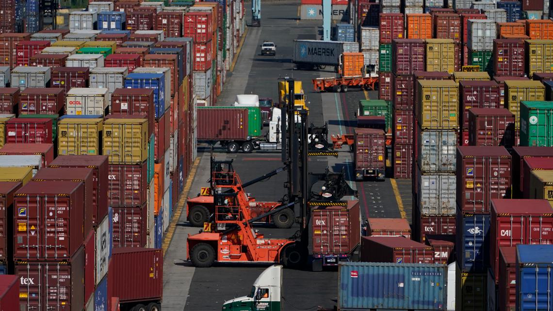 U.S. Ports Face Shutdown: Dockworkers threaten strike [Video]