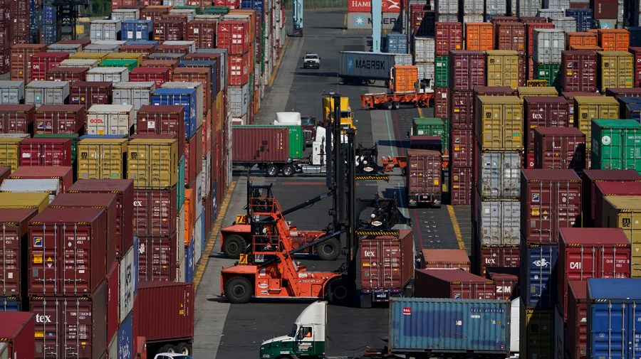 Longshoremen strike deadline looms large over economy and election [Video]