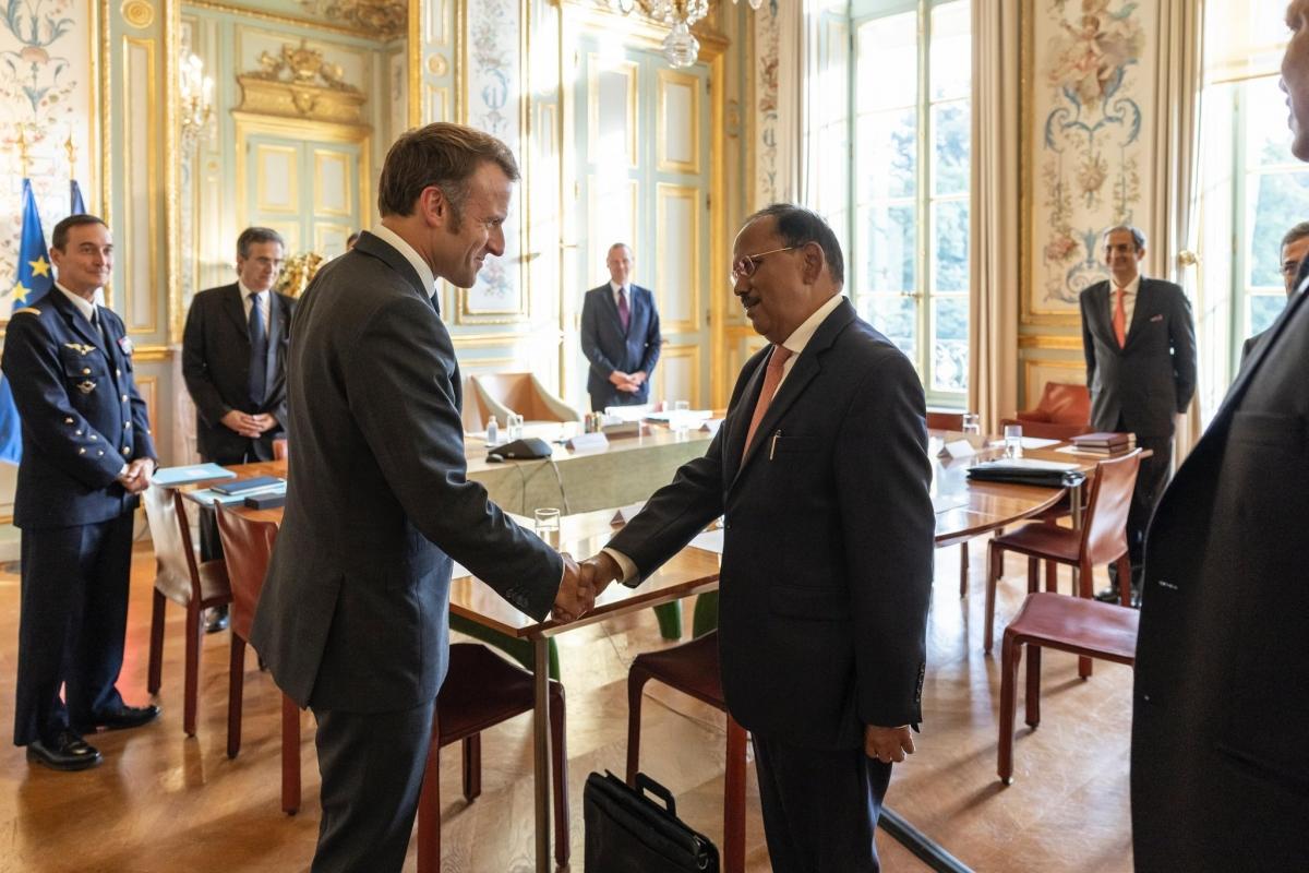 India and France intensify strategic partnership as NSA Doval calls on French President Macron in Paris [Video]