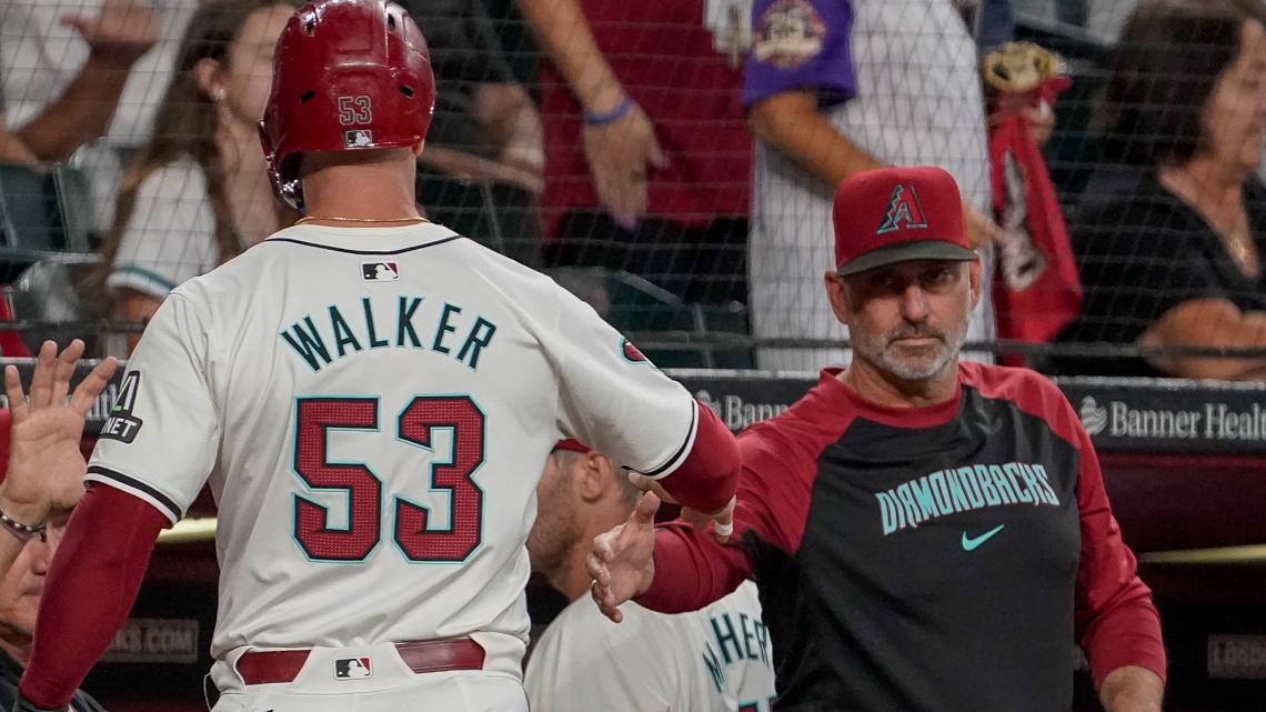 Lights go out during Torey Lovullo