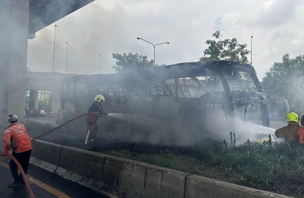 Up to 25 people feared dead after school bus fire in Thailand [Video]