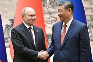 Chinas Xi tells Putin ready to expand ties: state media [Video]