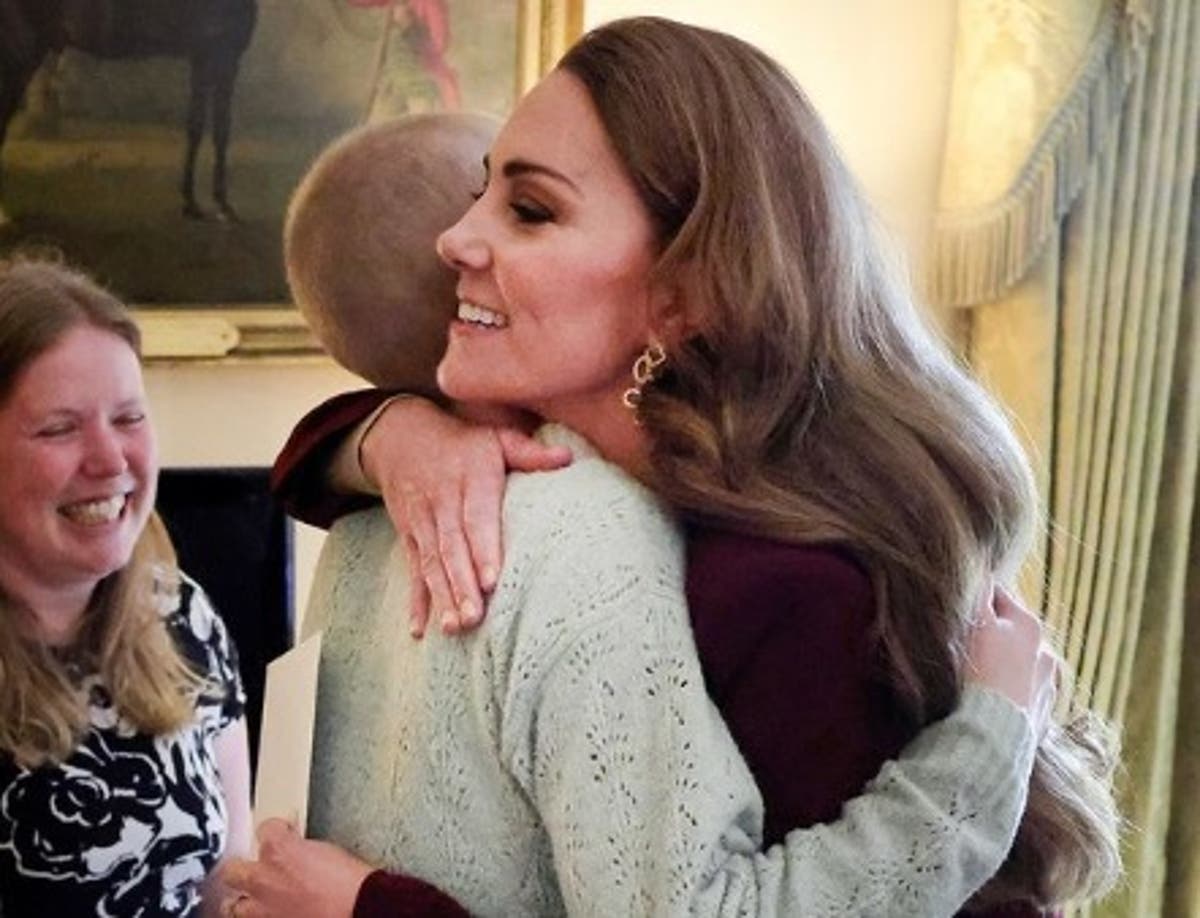 Kate embraces inspirational cancer-stricken teenager in emotional return to royal duties – Royal news live [Video]