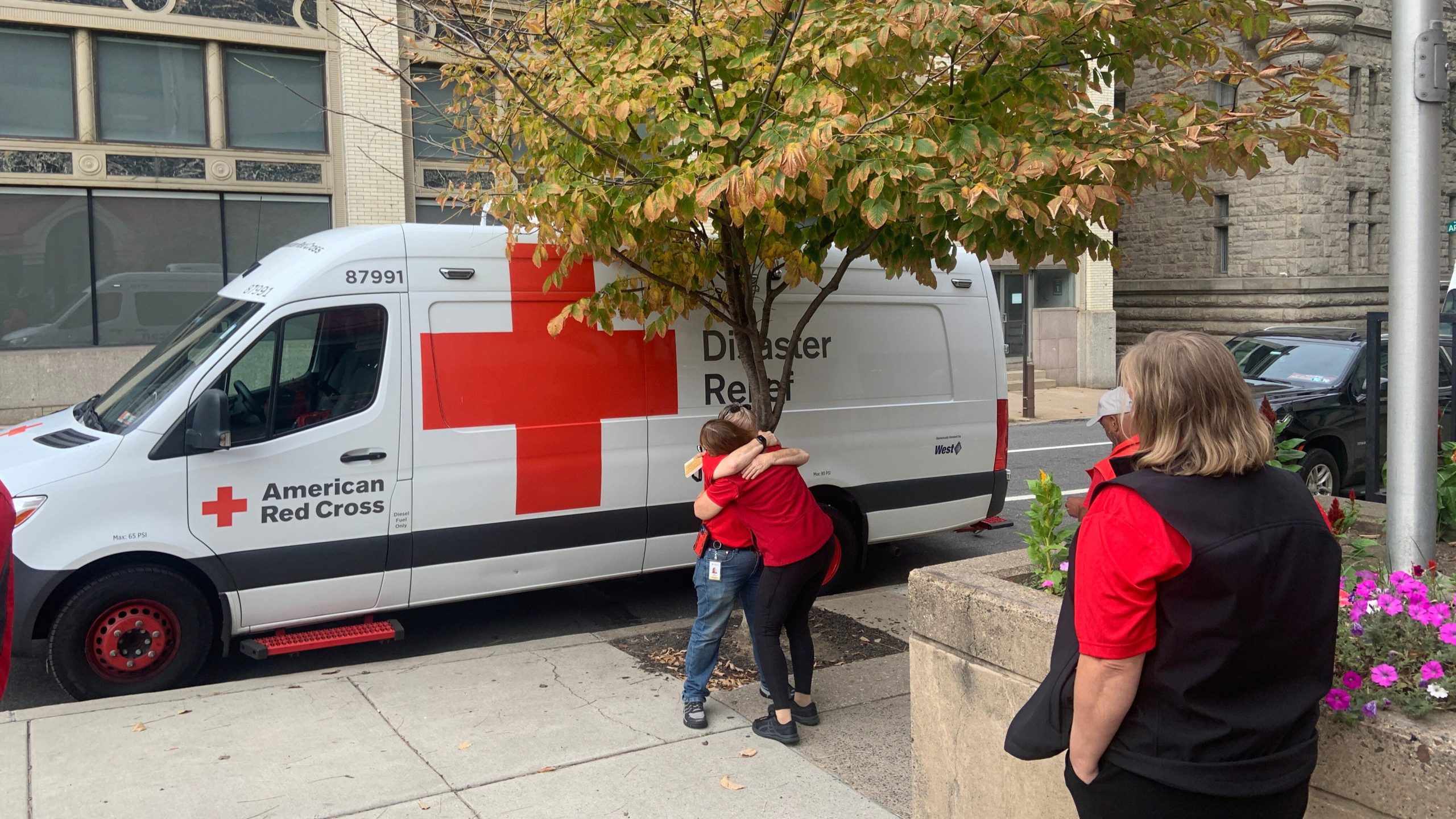 Philadelphia Red Cross team sends aid to North Carolina [Video]