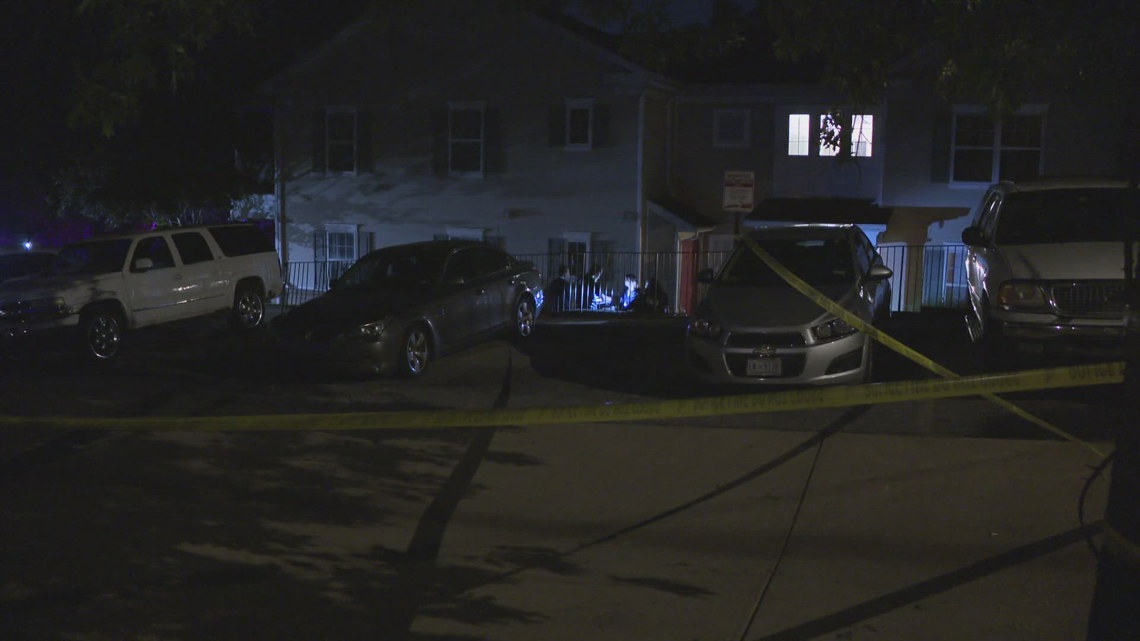 Neighbors hold community safety meeting after mass shooting in Southeast [Video]