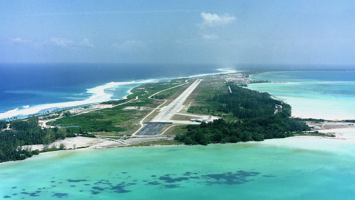 China’s scramble for desert island supremacy: How Beijing has rushed to militarise tropical reefs and build up ‘String of Pearls’ alliance across Indian Ocean’s paradise isles – as Starmer faces fury for giving up Chagos [Video]