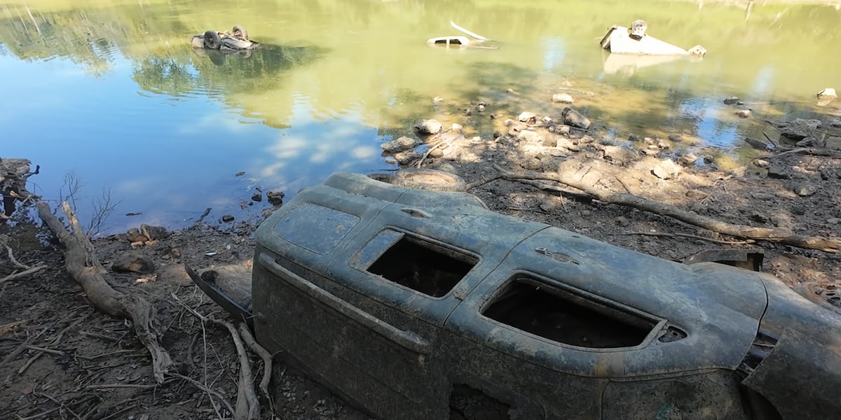 6 vehicles taken from the Green River in ongoing removal project [Video]