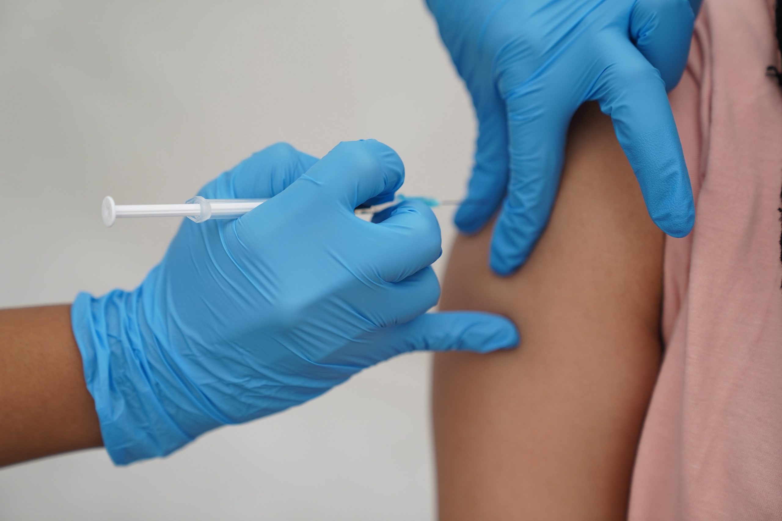 Winter flu and Covid vaccinations to start in Valencia this month [Video]