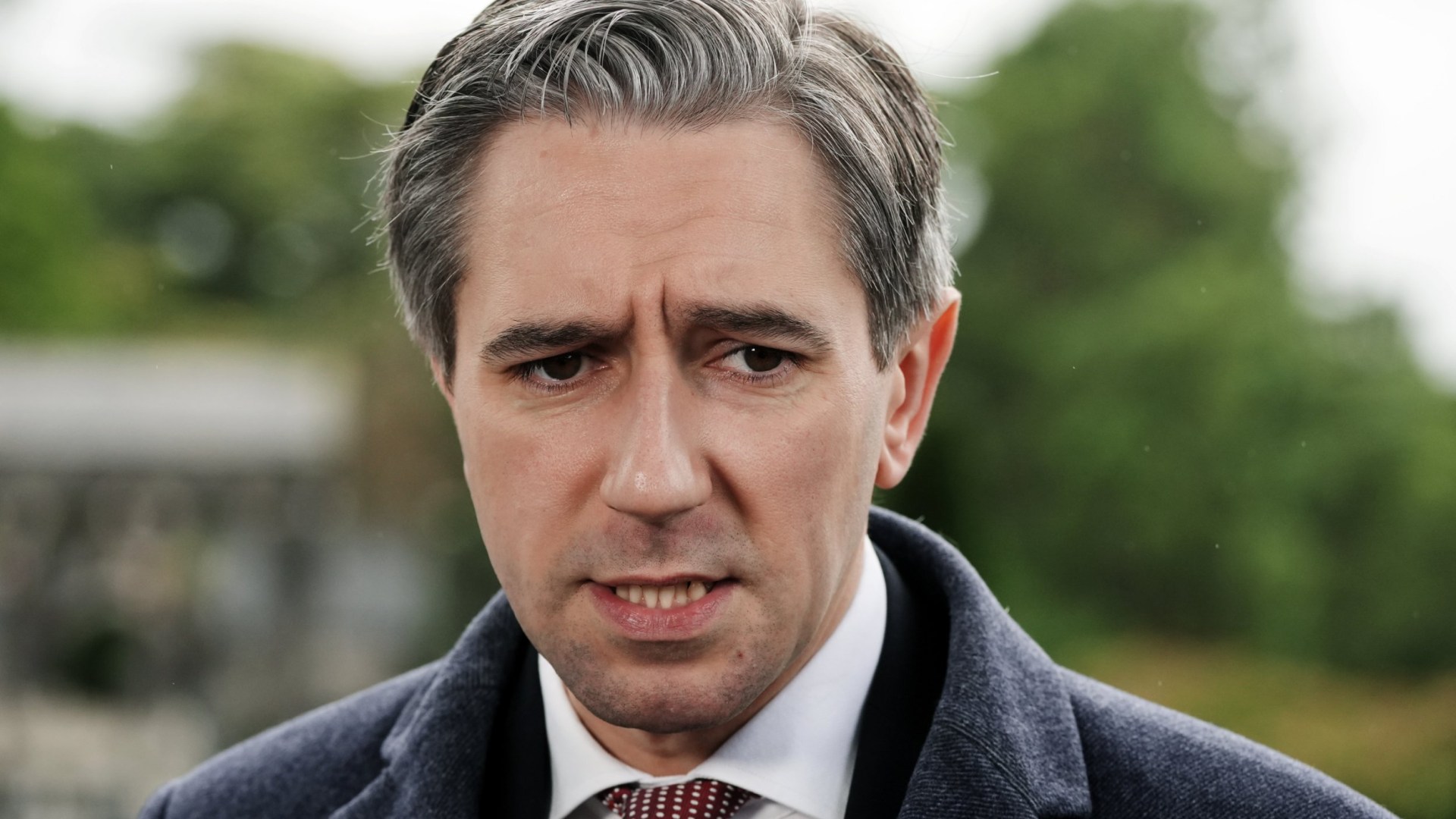 Russia turn Irish politician in ‘honeytrap’ as Harris refuses comment on ID of Putin’s agent amid ‘name & shame’ demands [Video]