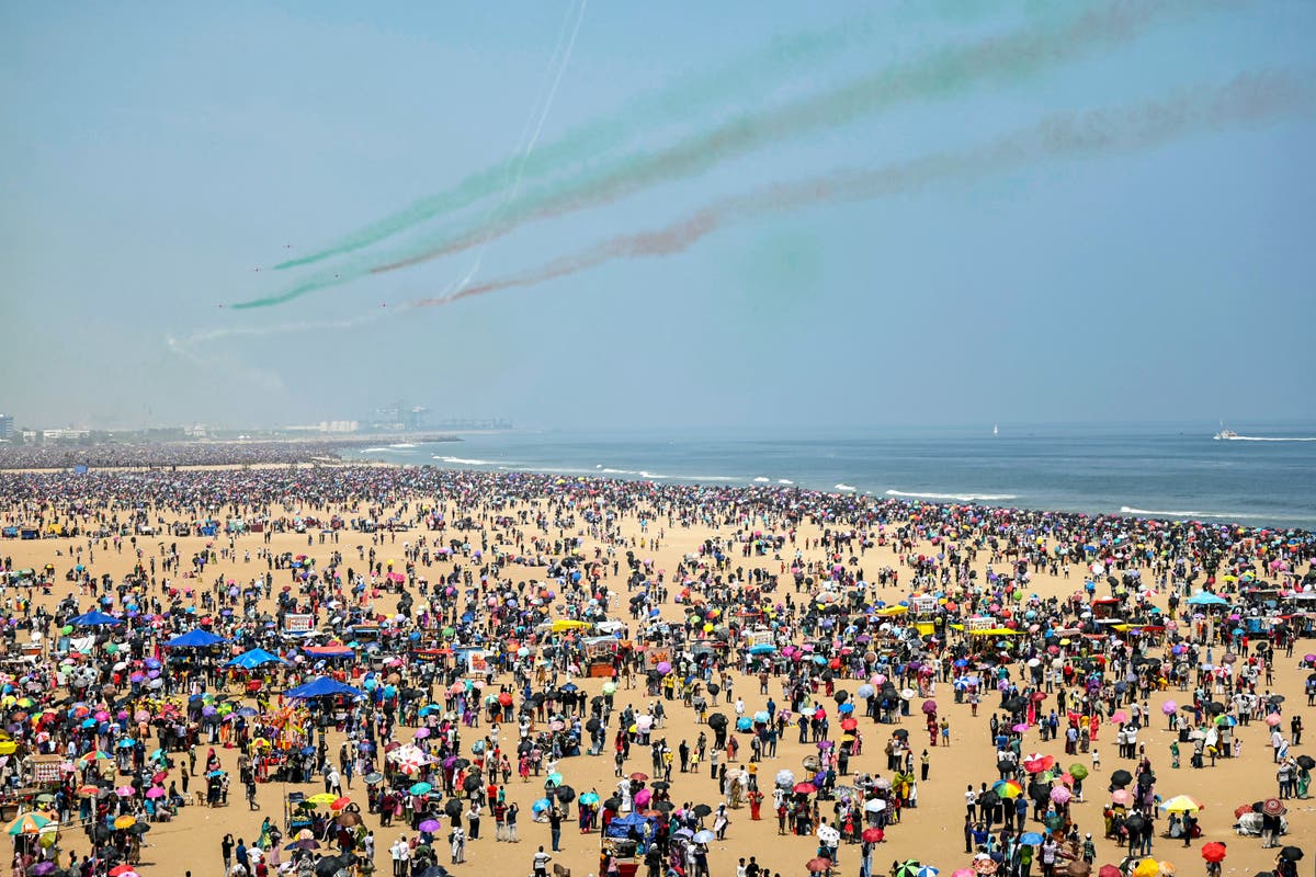 Five dead and over 100 hospitalised after Indian air show in 36C heat [Video]