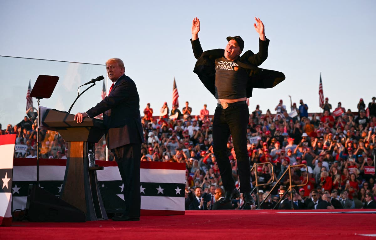 Elon Musks jumping on stage photo from Trumps rally has the internet in hysterics [Video]