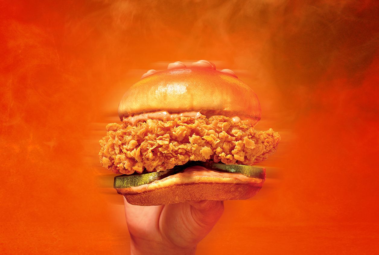 Popeyes’ Ghost Pepper Chicken Sandwich Has Landed on Menus Nationwide [Video]