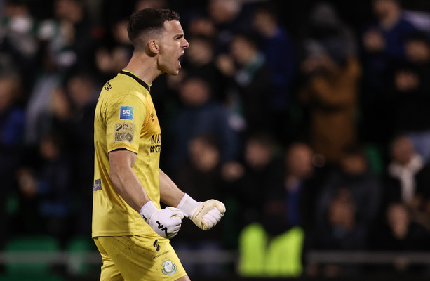 Shamrock Rovers beat Shelbourne to move within two points of league leaders [Video]