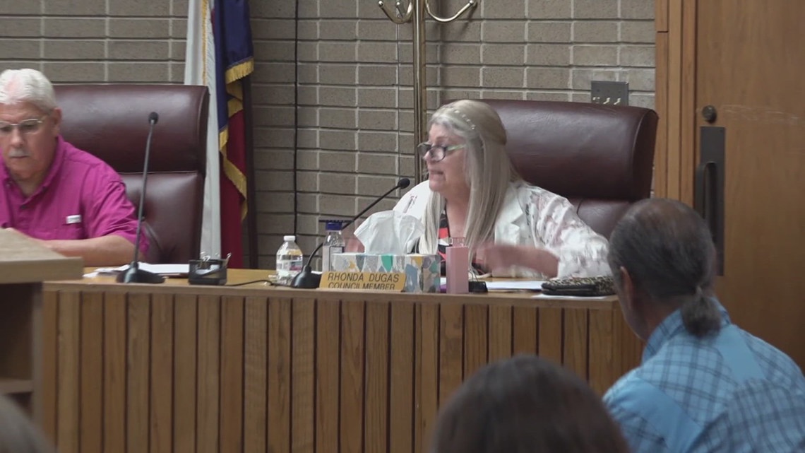 Groves City Council kick former president off city’s Economic Development Corporation [Video]