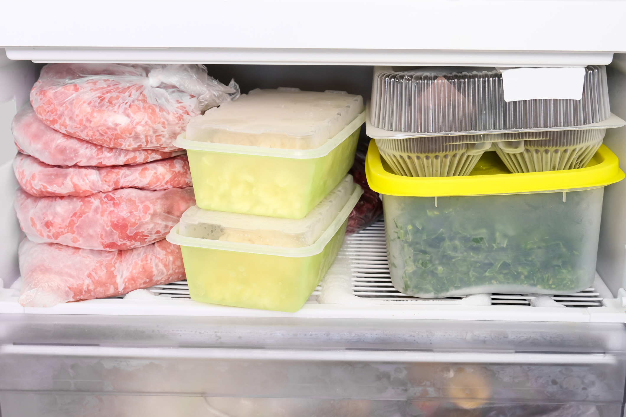 Roommate Goes Food Shopping Ahead of Hurricane, Everyone Is Baffled [Video]