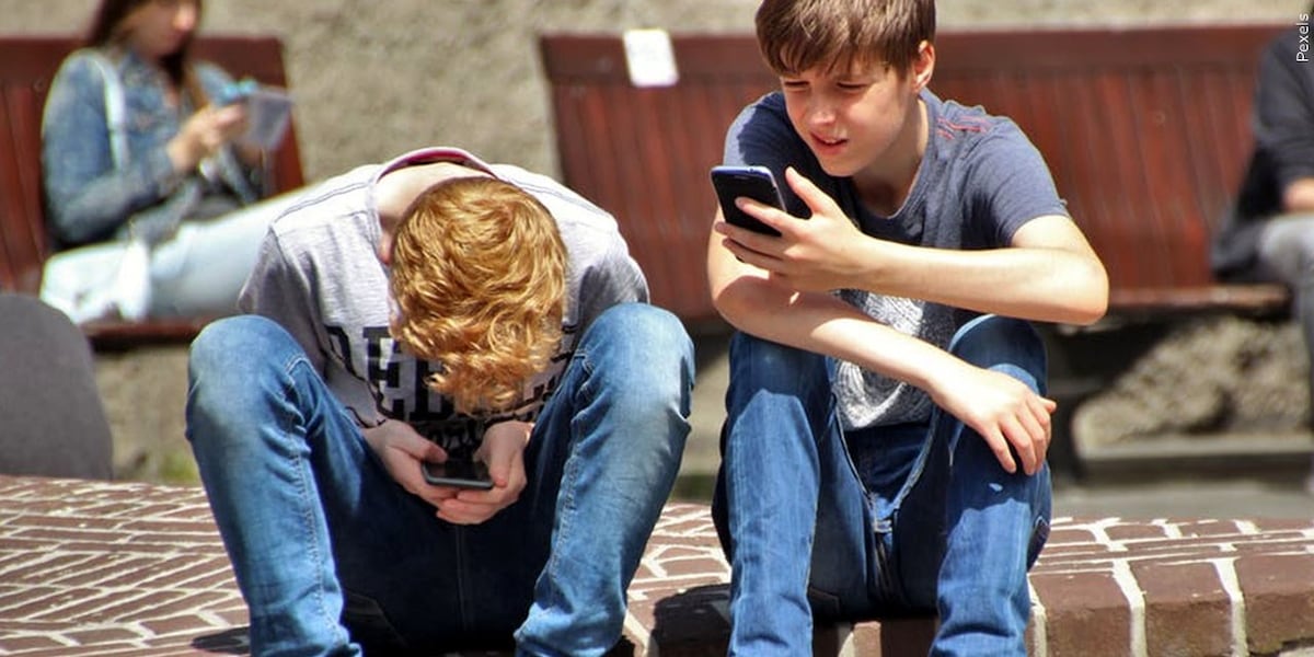 Teen survey finds link between time online and emotional well-being [Video]