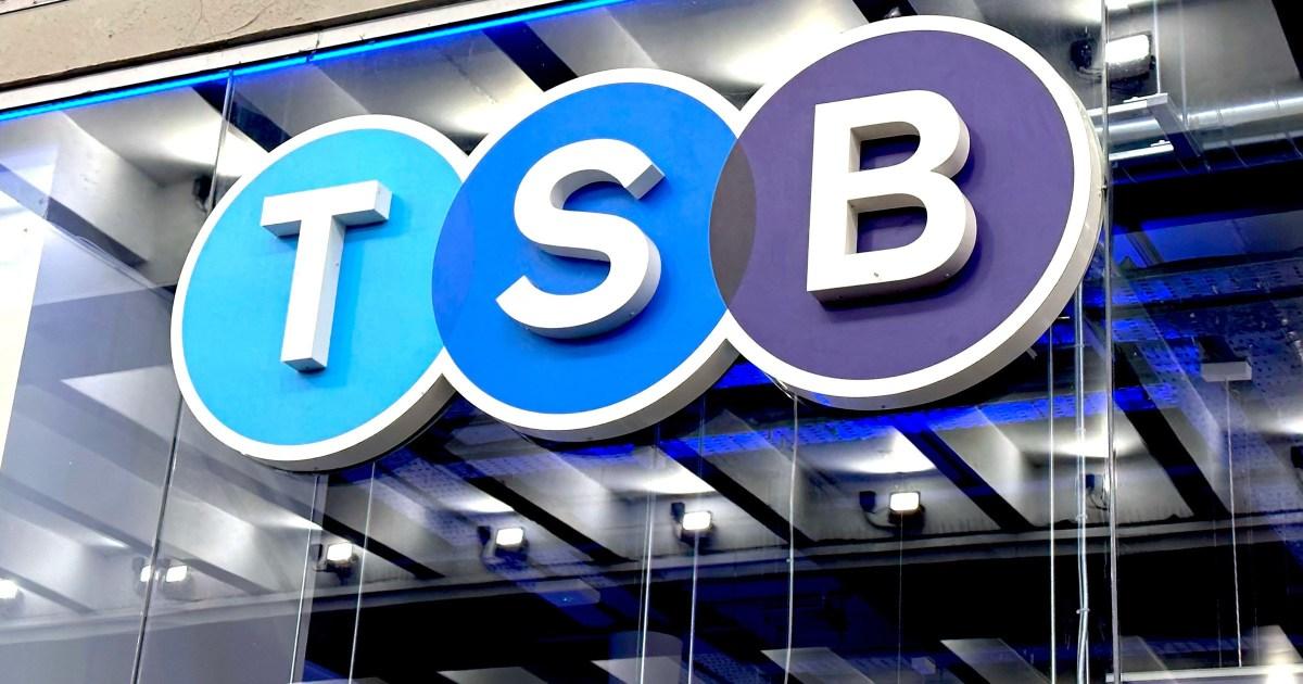 TSB banking app goes down leaving thousands unable to access accounts | UK News [Video]