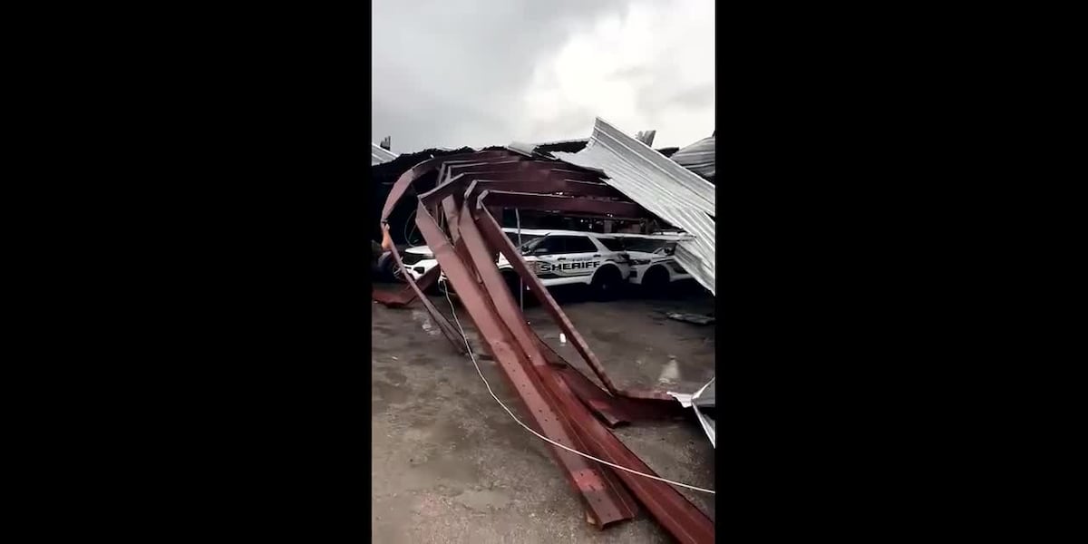 Tornado destroys sheriffs office facility in Florida [Video]