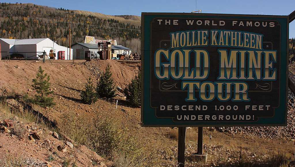 An elevator malfunction killed 1 and trapped 12 at a Colorado tourist mine [Video]