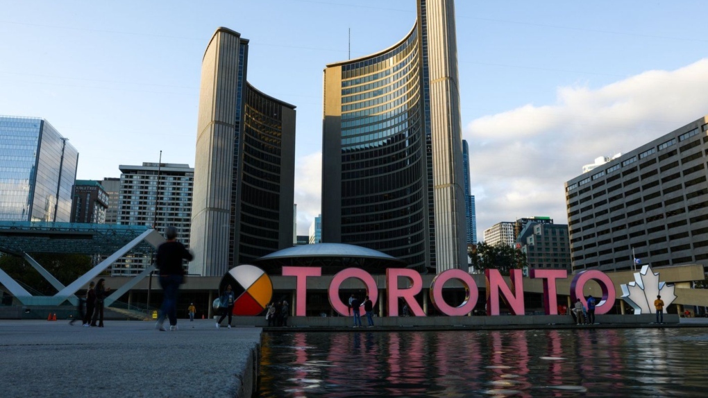 Toronto takes step to banning misleading fossil fuel ads [Video]