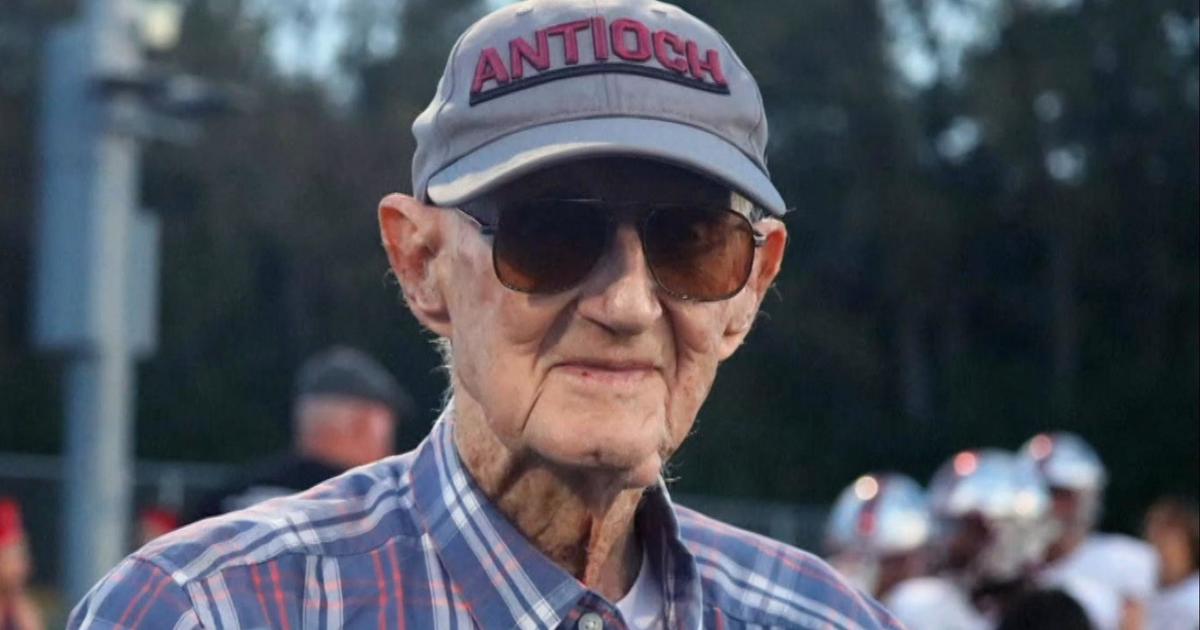 Why this 93-year-old has not missed a single high school football game since 1946 [Video]