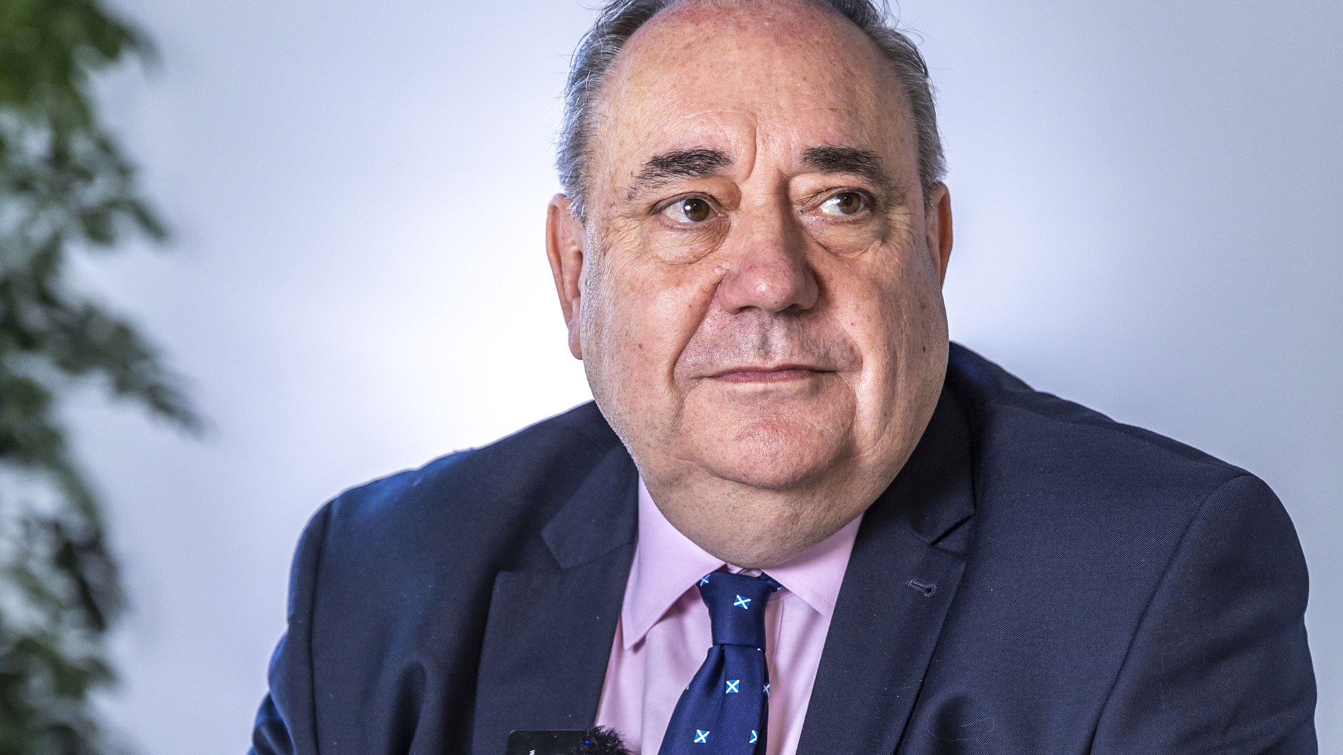 Alex Salmond died of ‘suspected heart attack’ as eyewitness revealsfrantic bid to save ex-FM [Video]