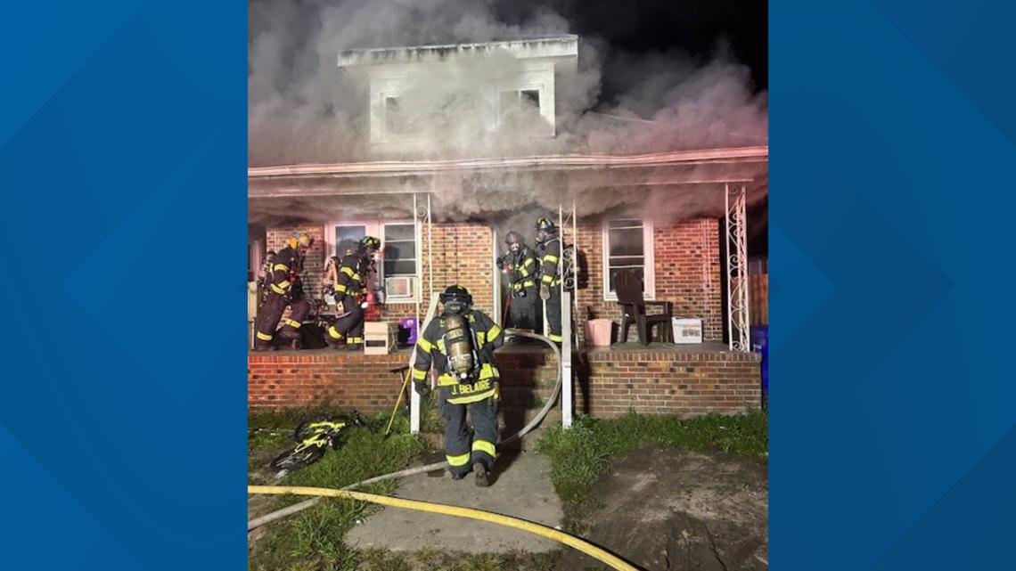 4 adults, 2 children displaced after house fire in Suffolk [Video]