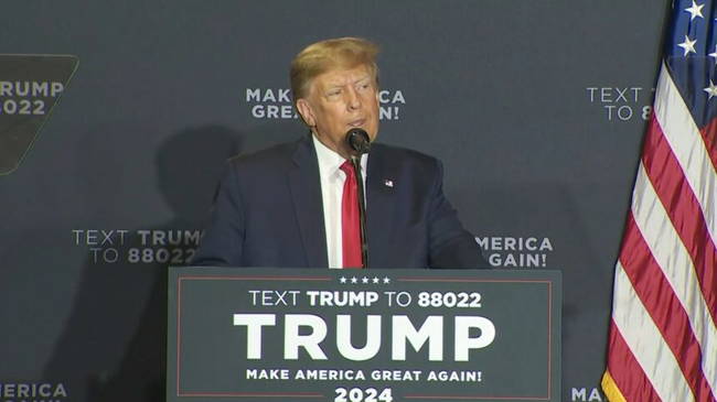 Former President Trump campaigns in Arizona [Video]