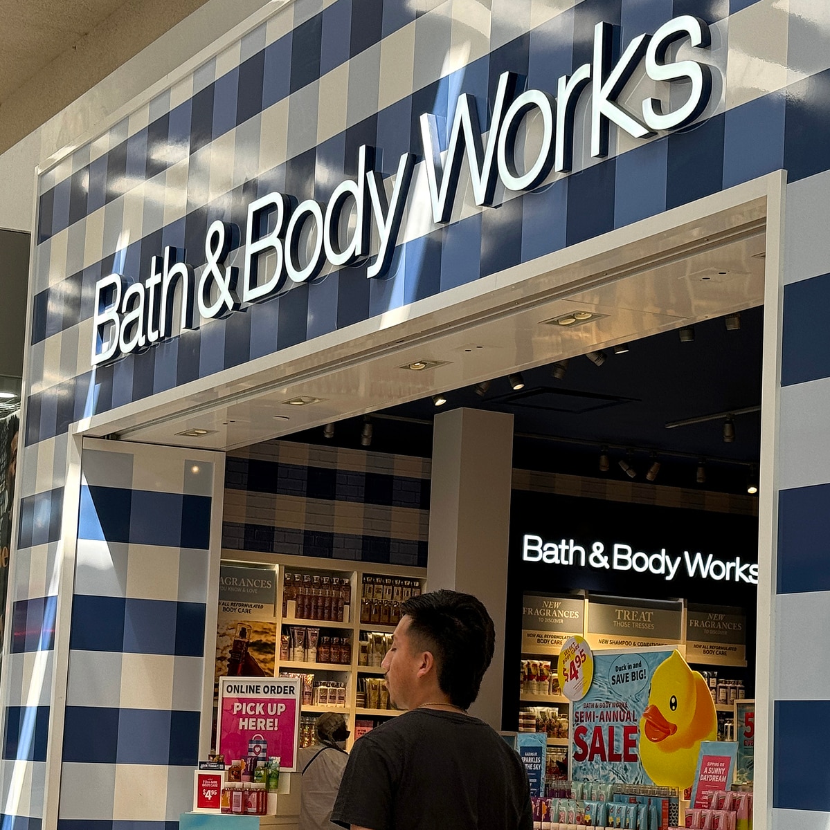 Bath & Body Works Apologizes for Candle Design Compared to KKK Hoods [Video]