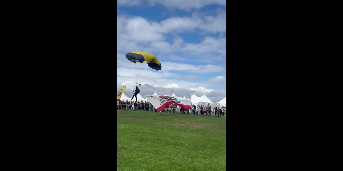 Navy parachutist accidentally lands on spectators during Fleet Week demonstration [Video]