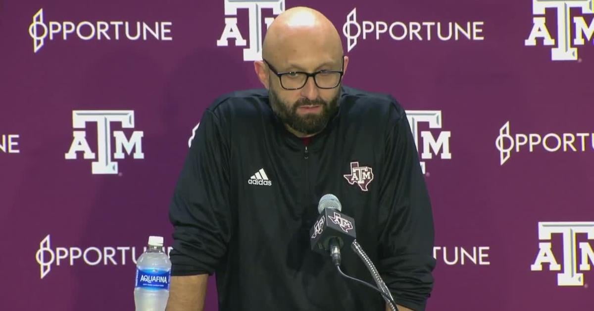 Texas A&M volleyball coach Jamie Morrison previews matches vs. Florida and Arkansas [Video]