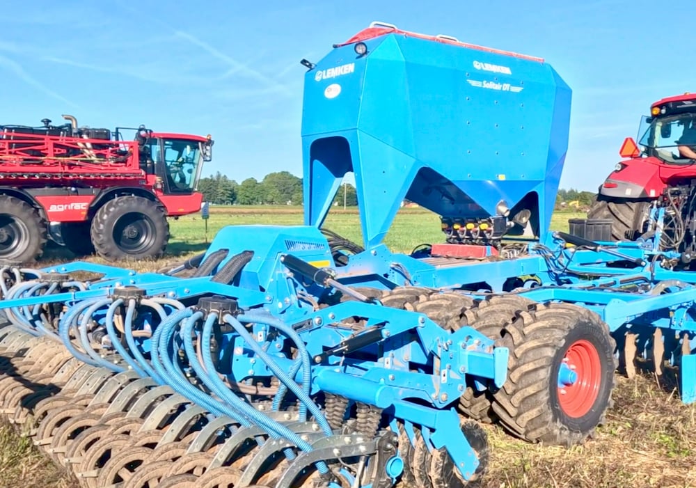 Seeding, tillage combine with Lemken’s Solitair DT [Video]