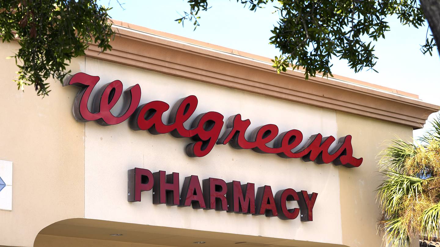 Walgreens to close 1,200 stores as US pharmacies struggle to define a new role  Boston 25 News [Video]