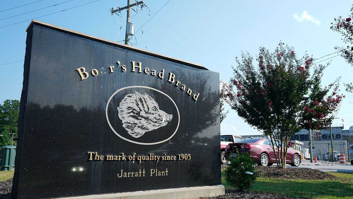 USDA launches an internal investigation into the deadly Boar’s Head outbreak [Video]